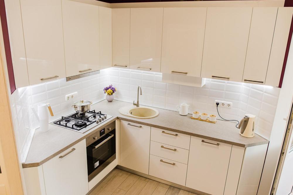 Skandi Apartment Near The Park 伊尔平 外观 照片