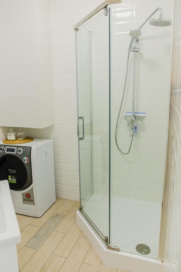Skandi Apartment Near The Park 伊尔平 外观 照片